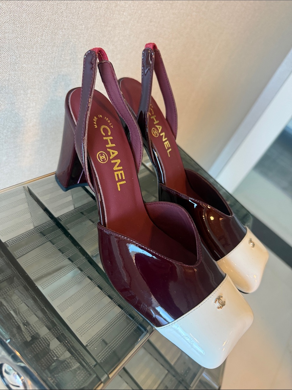 Burgundy and White Patent Leather Slingback Pumps with Gold CC - Picture 2 of 4